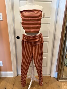 Offline NWT Striped Lounge Set